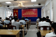 Lễ bế giảng lớp quản lý nhà nước ngạch chuyên viên và ngạch chuyên viên chính Lễ bế giảng lớp quản lý nhà nước ngạch chuyên viên và ngạch chuyên viên chính